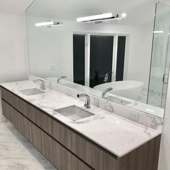 Bàn đá cẩm thạch Calacatta cho phòng tắm